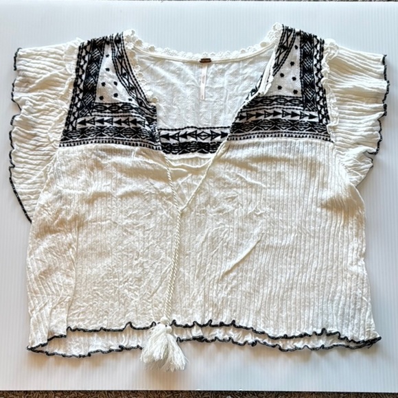 Free People Tops - Free People Sarafina White with Black Embroidery Top - size Medium